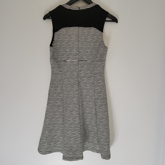 Guess women's black and white striped dress - Picture 2 of 10
